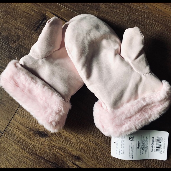 MY MELODY-RARE, Imported (NWT) Women’s Soft Mittens - Picture 11 of 11